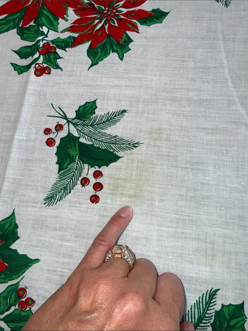 Vintage Christmas holiday tablecloth Pointsettias rectangle rounded corners
